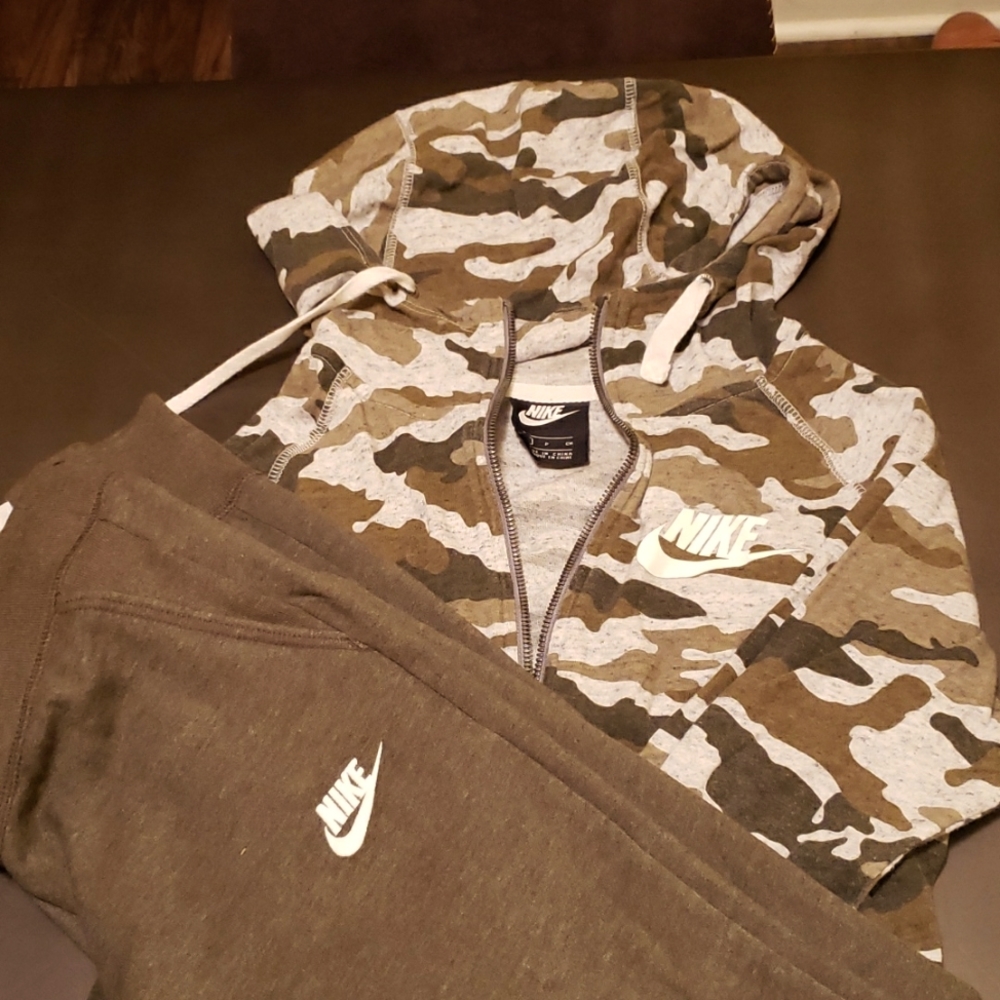 Jogging suit
